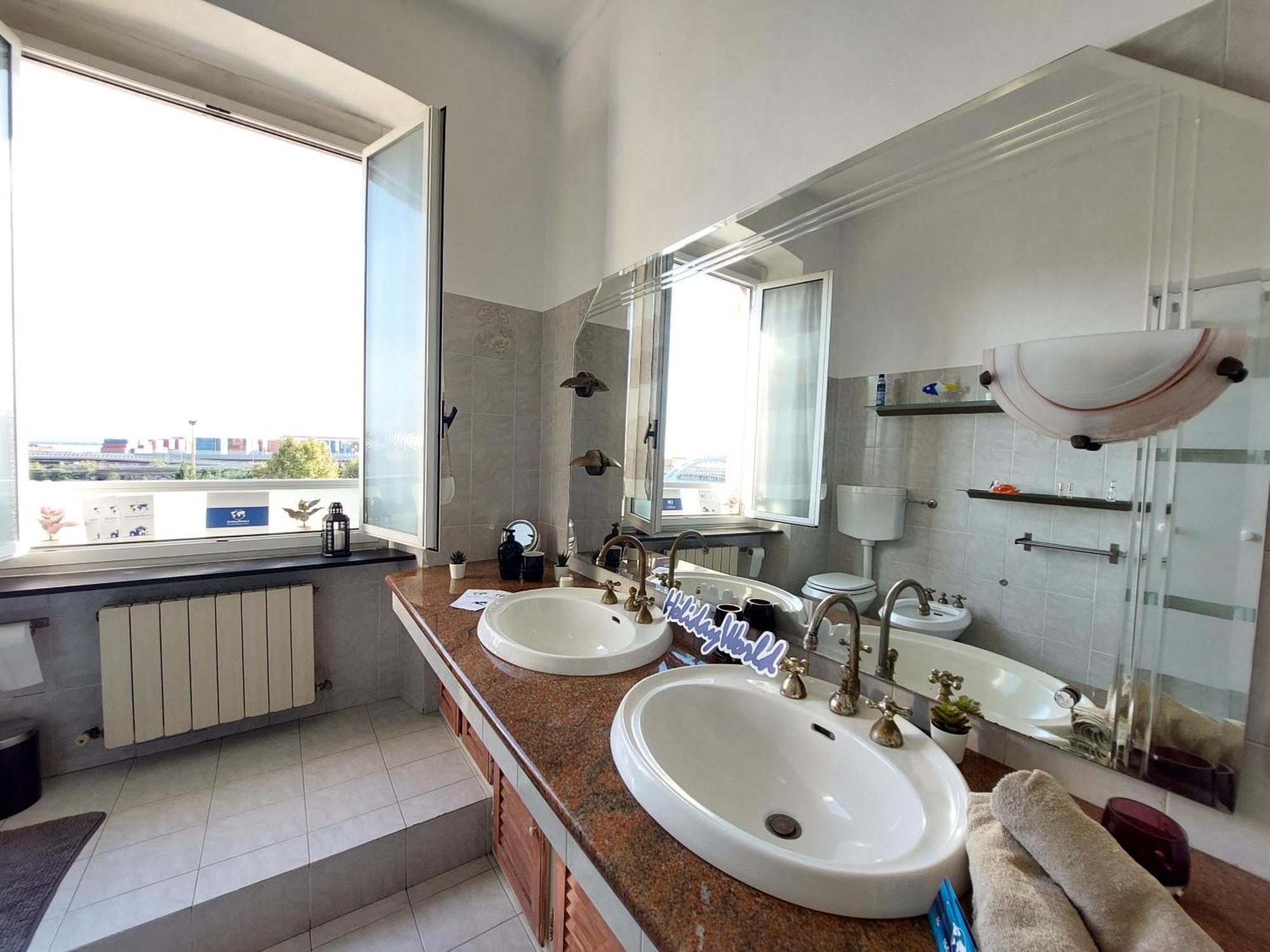 Casa Vittoria By Holiday World Genova Esterno foto